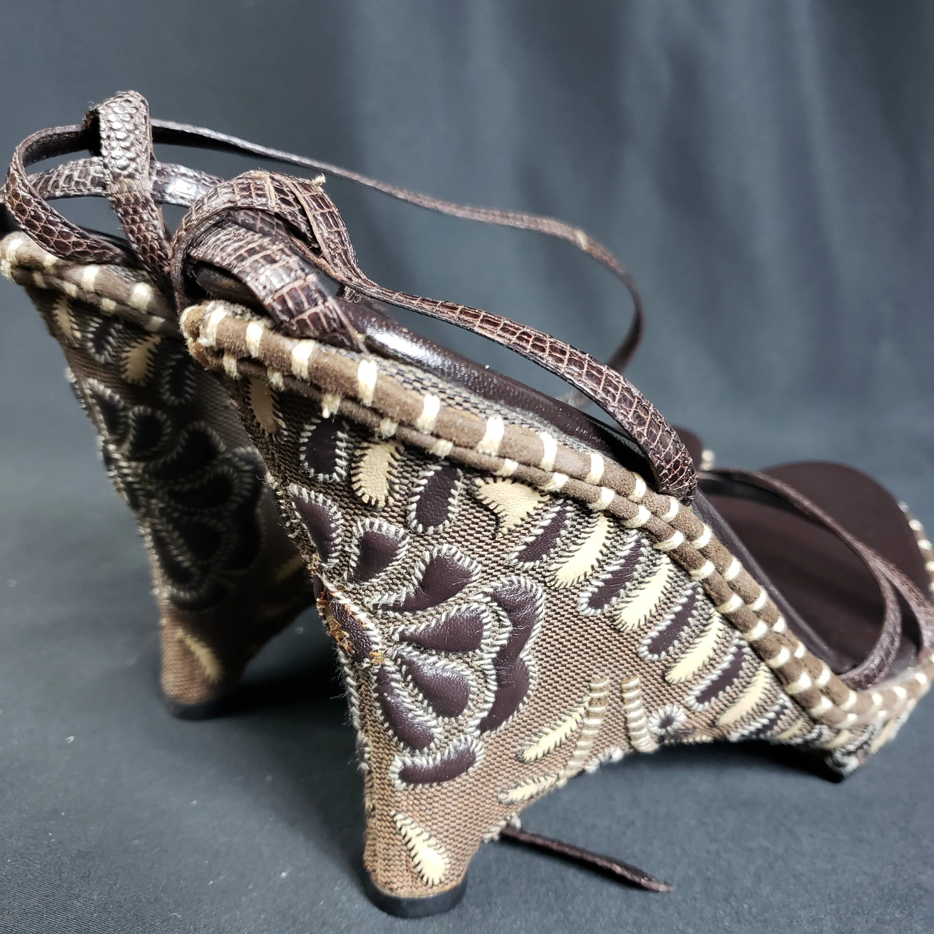Rare Gucci Structural Wedge Leather Embroidered Sandals Size 5