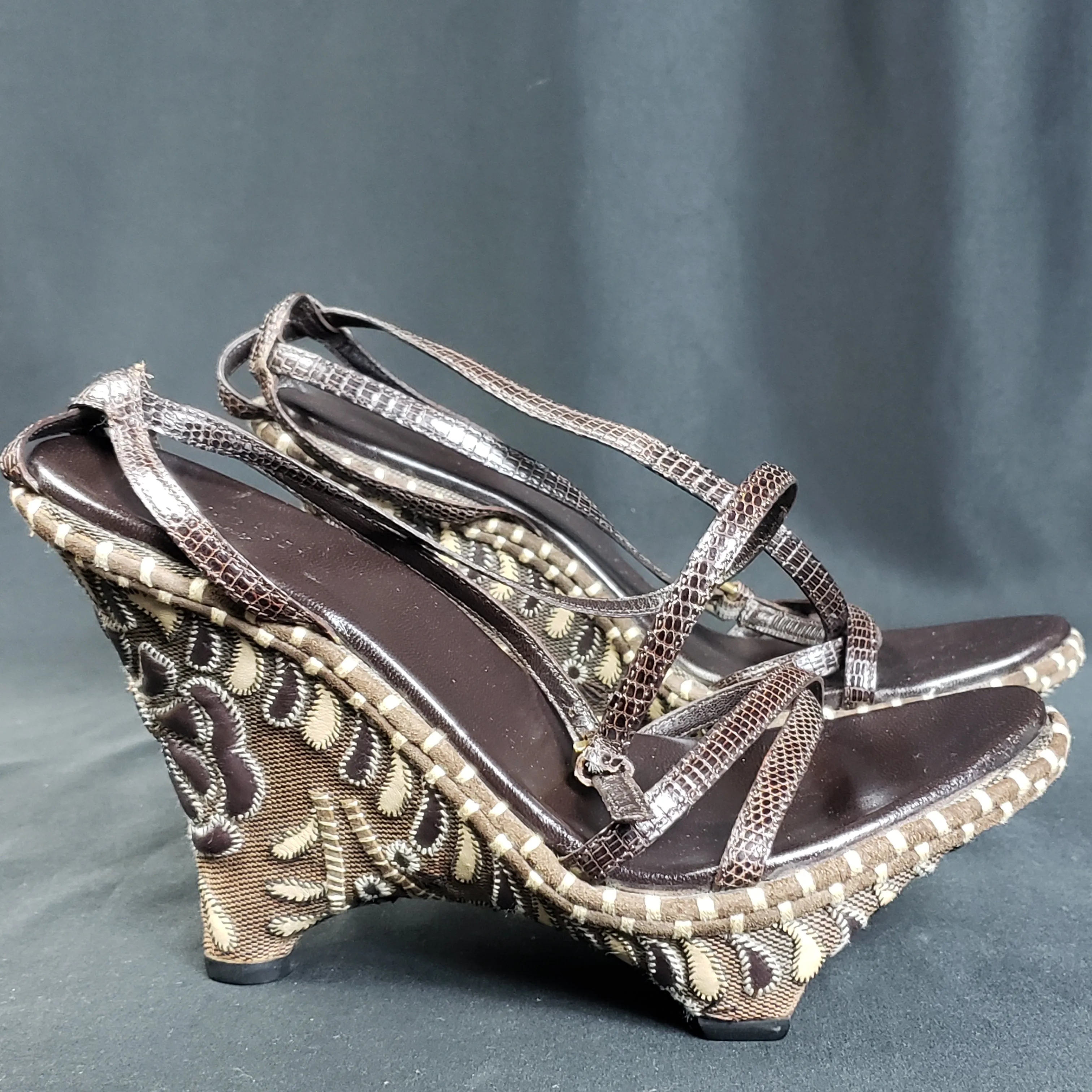 Rare Gucci Structural Wedge Leather Embroidered Sandals Size 5