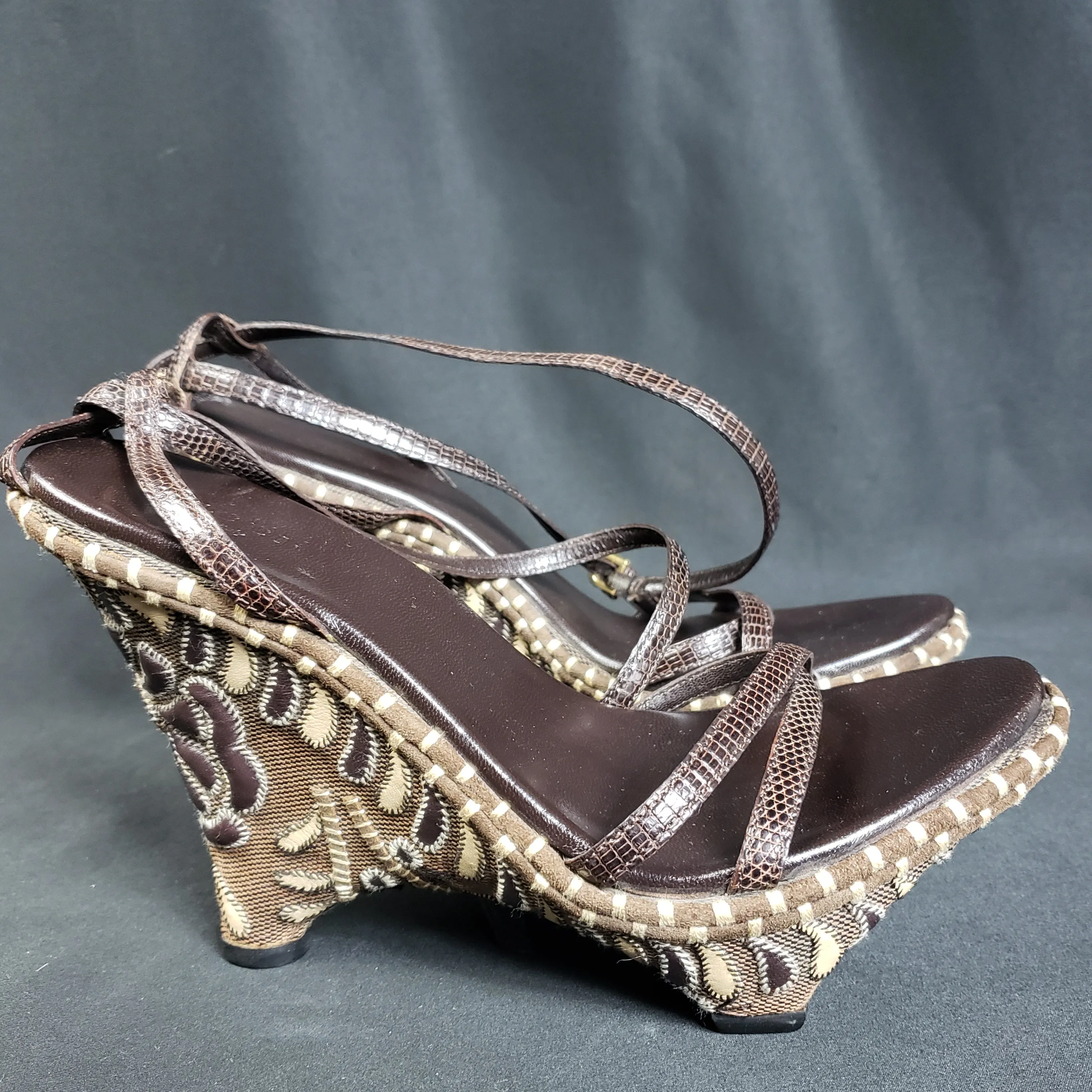 Rare Gucci Structural Wedge Leather Embroidered Sandals Size 5
