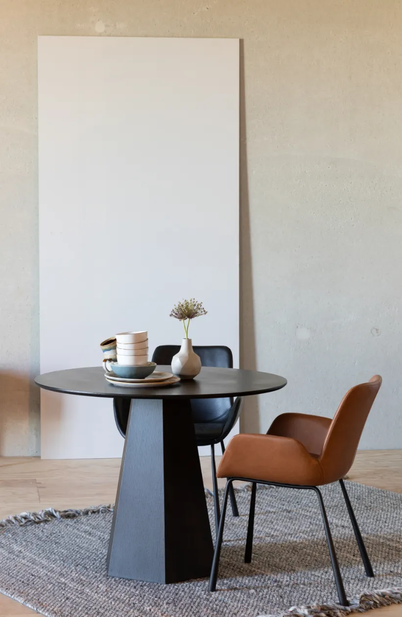Round Pilar Dining Table