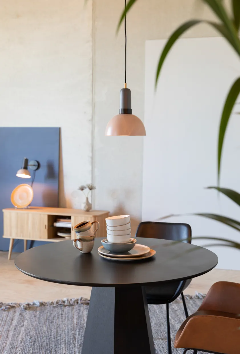 Round Pilar Dining Table
