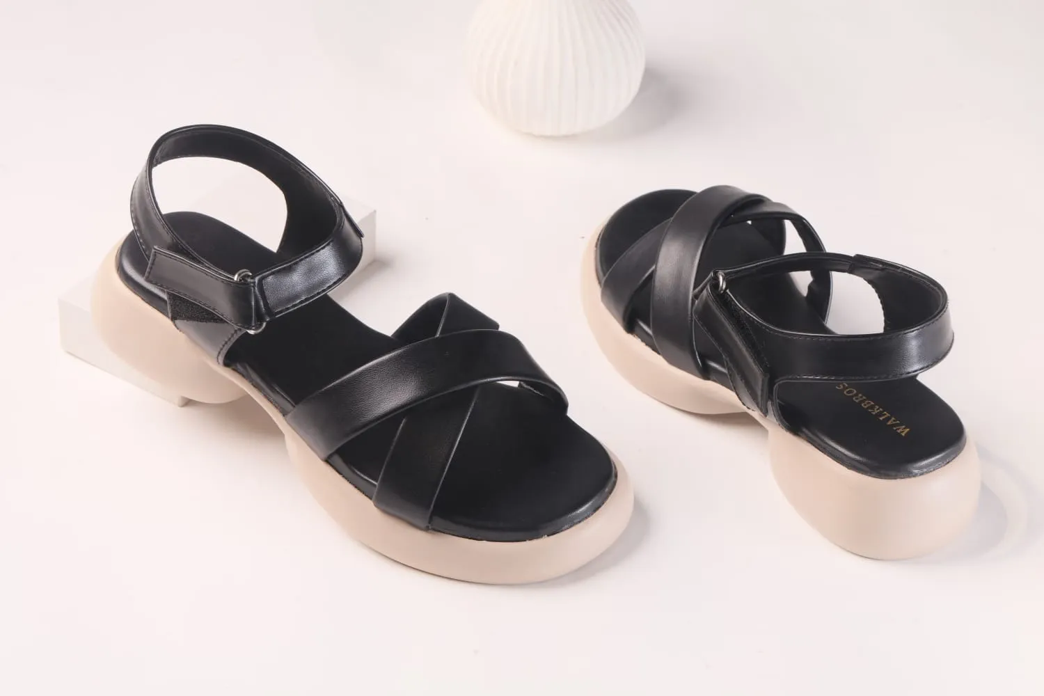 WALKBROS MEDICATED WEDGES SANDALS {  2  } - BLACK