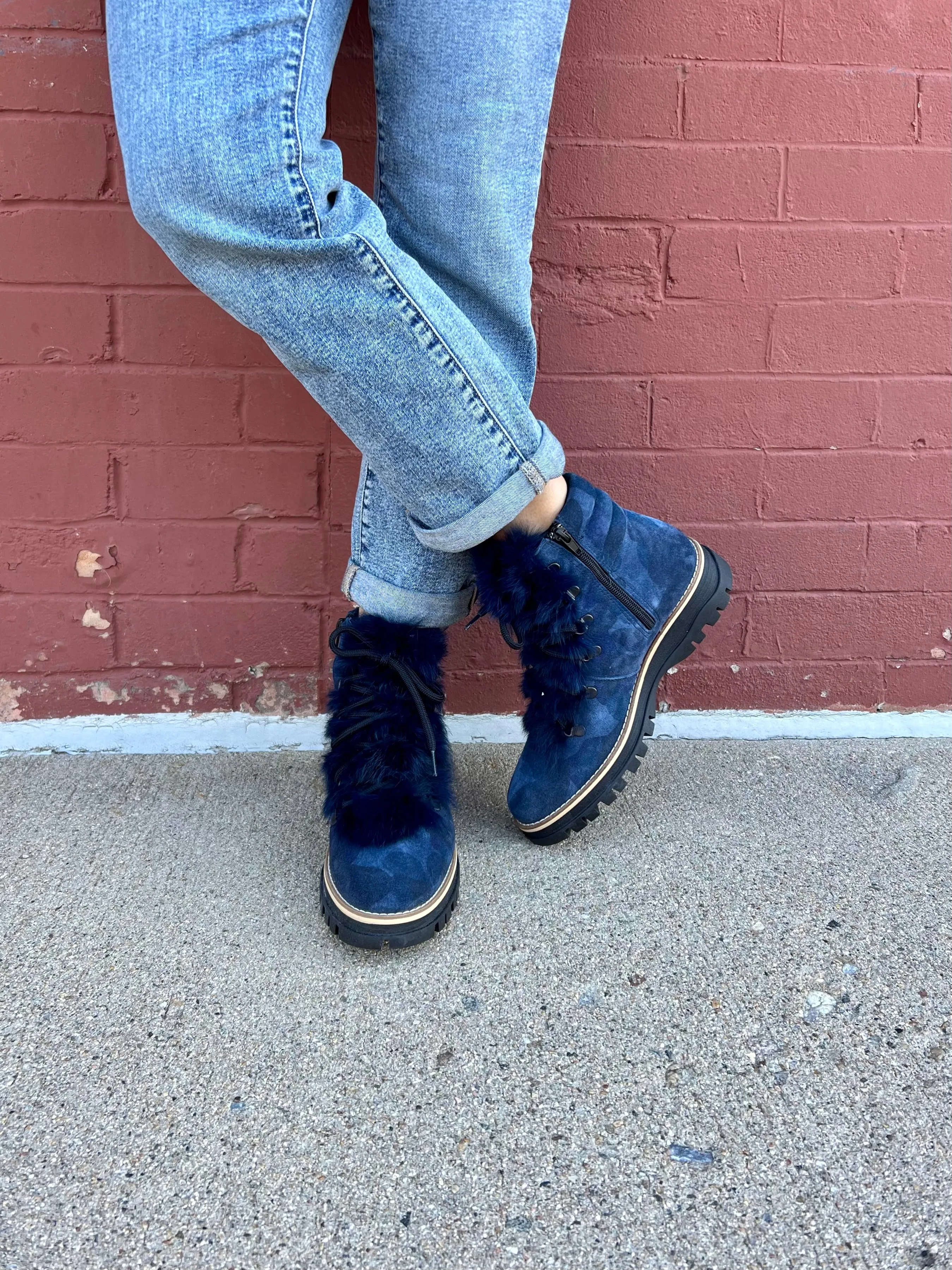 Wesson in Navy Camo