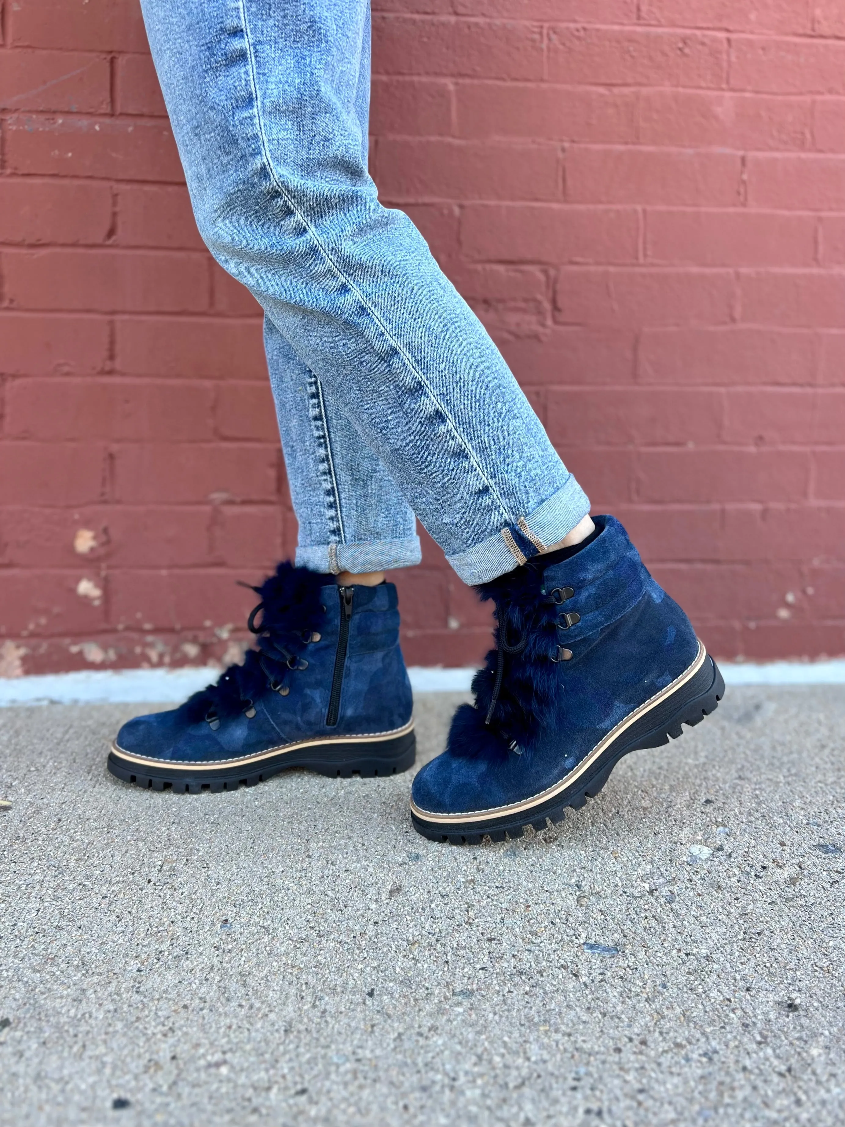Wesson in Navy Camo